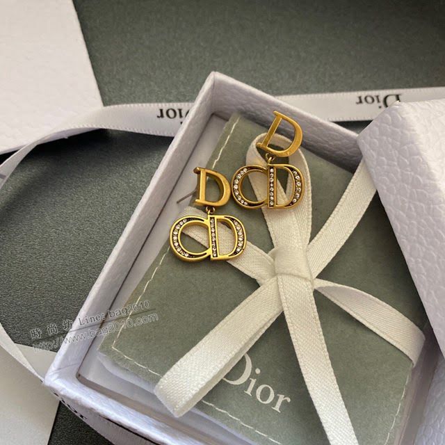 Dior飾品 迪奧經典熱銷款CD字母925銀針金色耳釘  zgd1426